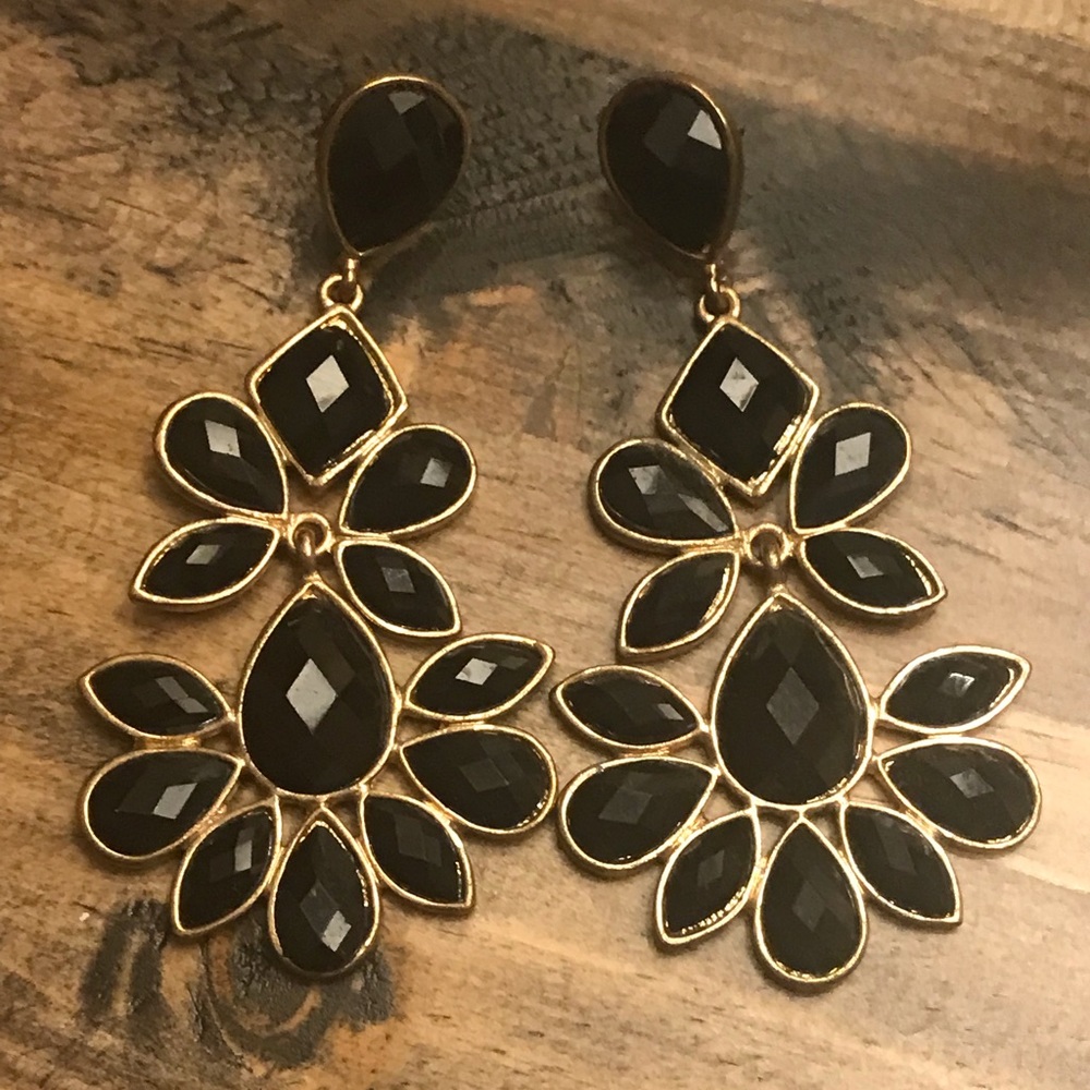 Gorgeous Black & Gold Chandelier Earrings